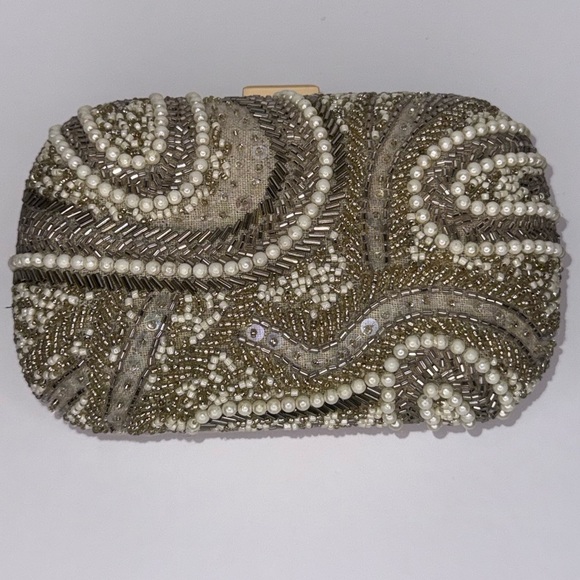 Lulu’s Elegant Beaded Clutch w/ Gold Chain (worn once) - Picture 2 of 7